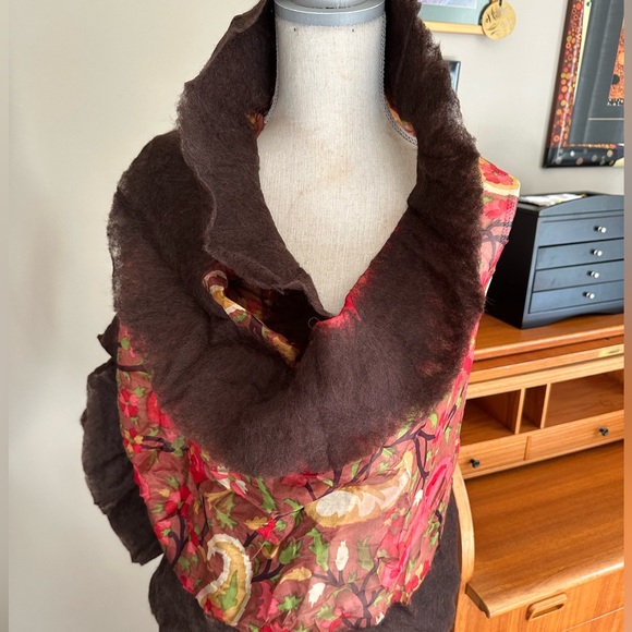 Beautiful Silk and Felt wrap, scarf, brown and red, like new - Picture 1 of 10